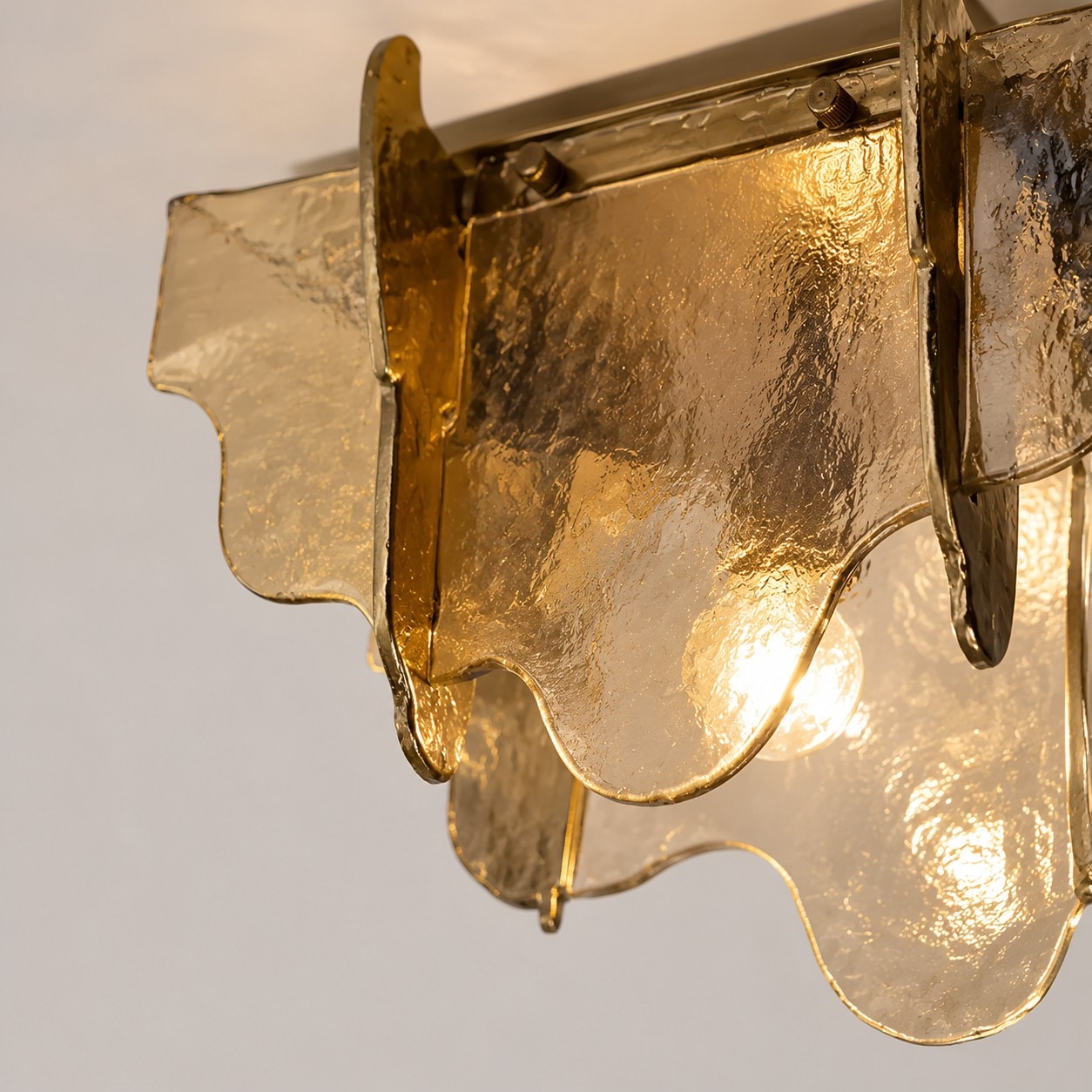 Detail module - amber glass edge and petal form